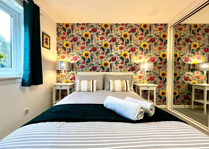 Ground Floor Flat With Free Parking & Wifi