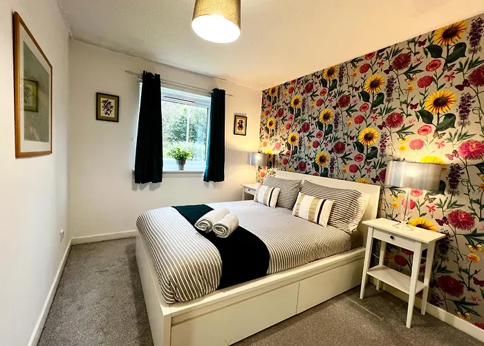 Ground Floor Flat With Free Parking & Wifi